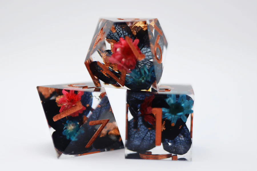 Foam Brain Efflorescent Petals Sharp Edge Resin Poly 7 Dice Set | Dragon's Lair Comics and Fantasy Houston TX